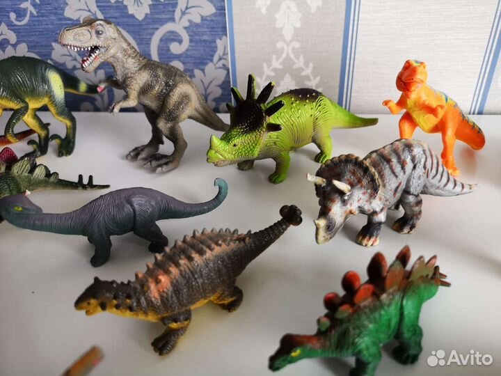 Динозавры игрушки