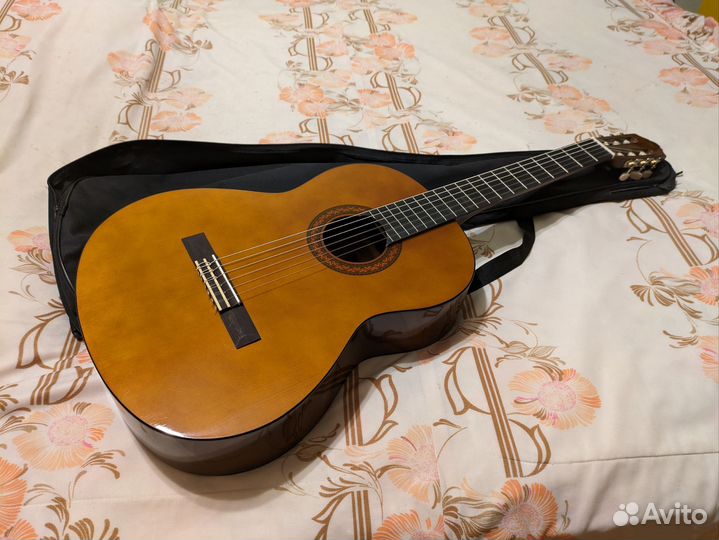 Классическая гитара Yamaha c40