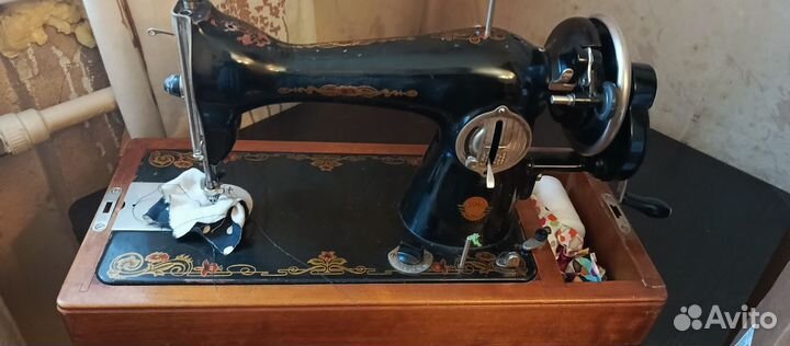 Продам швейную машинку