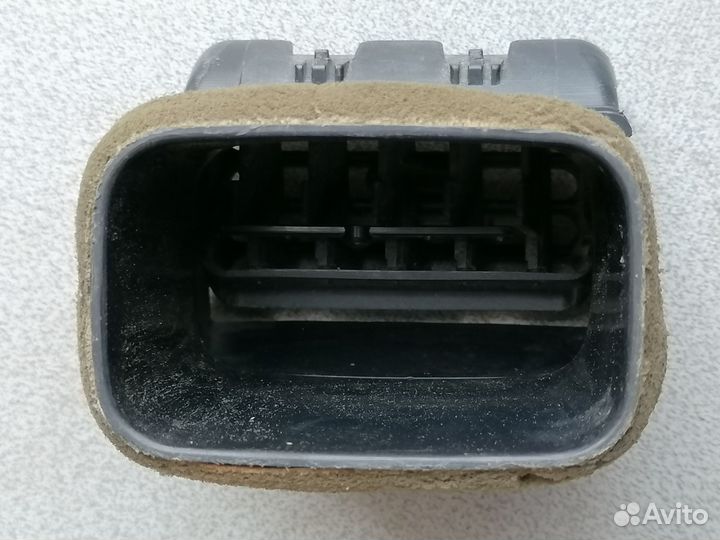 Дефлектор левый для Toyota Caldina ST215 2000-2002