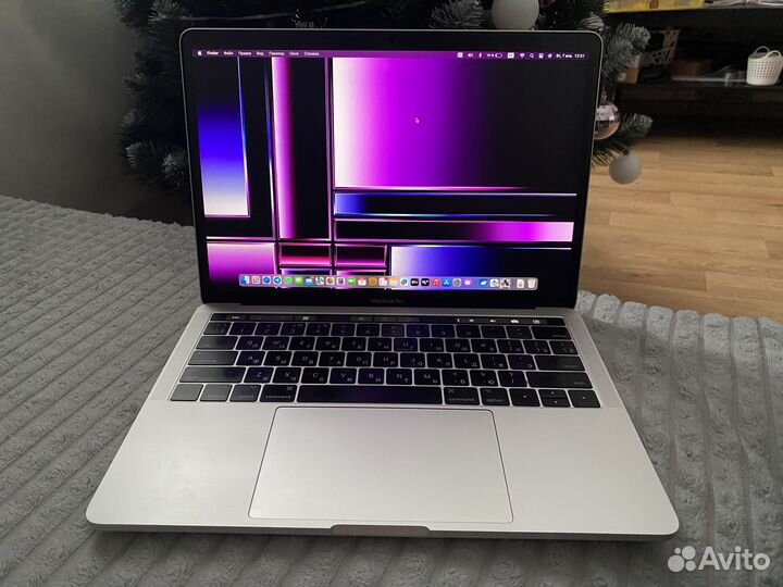 Macbook pro 13 2017 core i7/8gb/touch bar