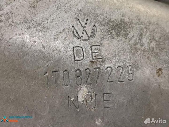 Ручка крышки багажника Volkswagen Sharan 2 2011