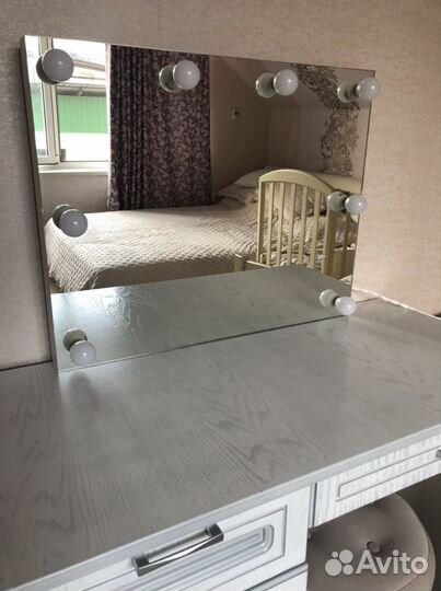 Гримерное зеркало