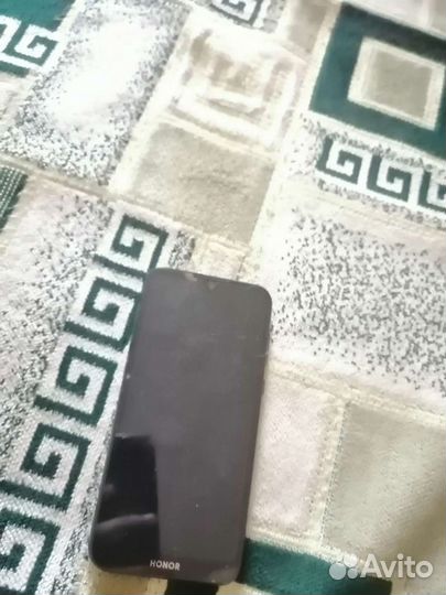 Телефон honor 8c