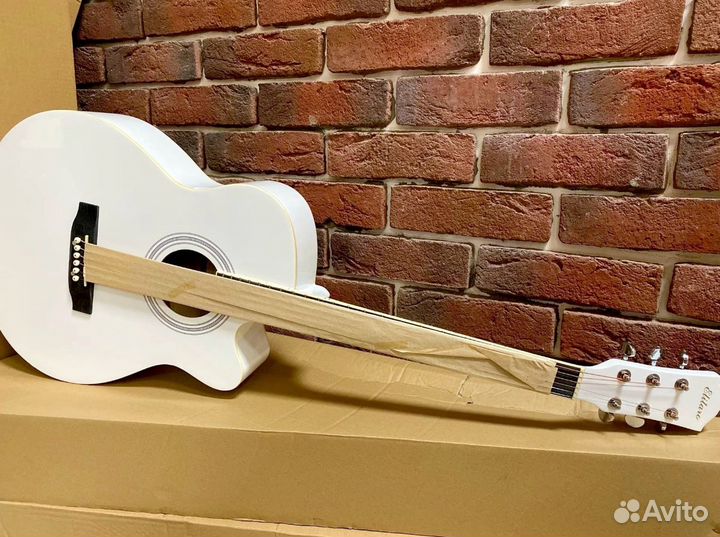 Гитара новая