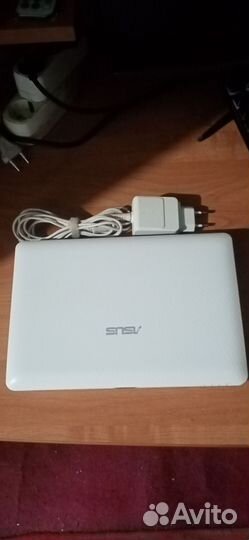 Нетбук asus