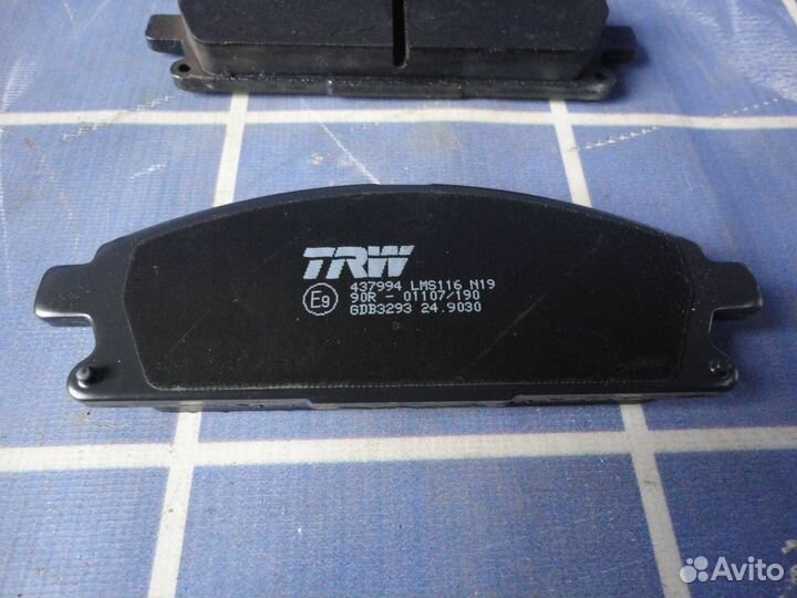 Тормозные колодки передние Nissan Pathfinder R51M