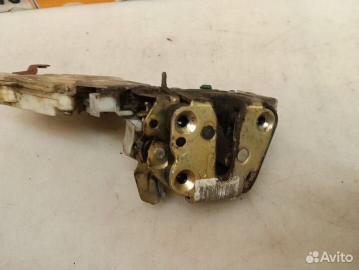 Замок двери задней правой Nissan Almera N16 1.8