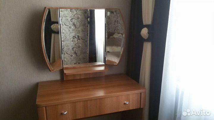 Туалетный столик