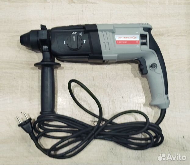 Перфоратор Интерскол П-25/750эр