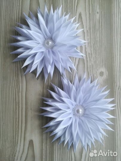 Бант из атласной лента Астра