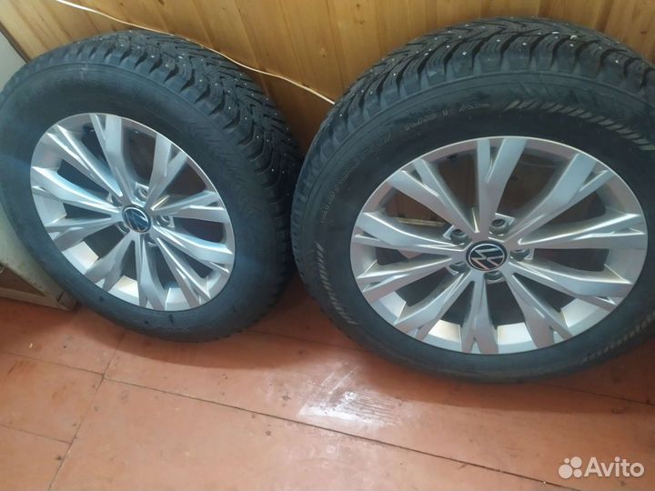 Комплект колес R17 volkswagen, Hakkapeliitta 8 SUV