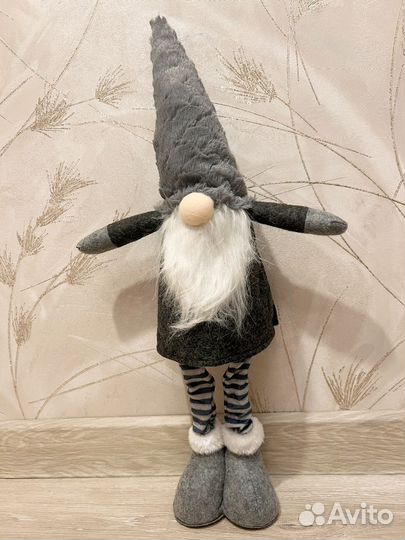 Гном на телескопических ножках новогодний