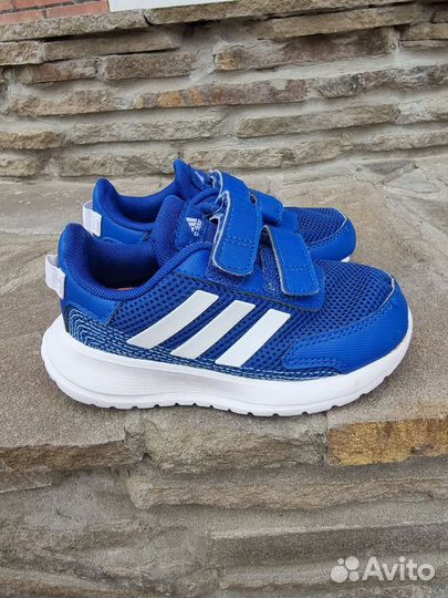 Кроссовки adidas