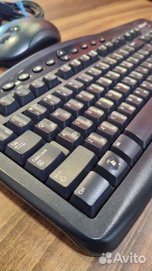 Комплект Беспроводная мышь и клавиатура Microsoft