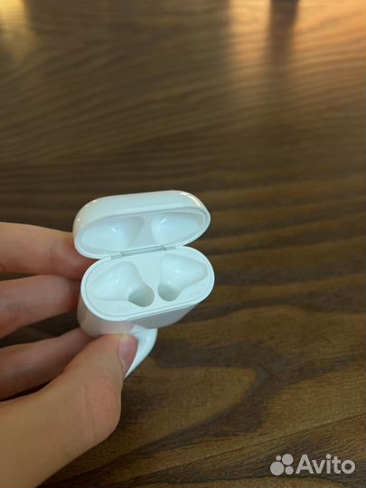 Apple airpods 2 левый наушник + кейс