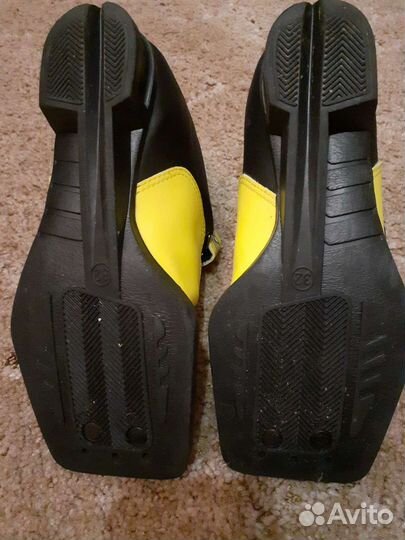 Лыжные ботинки