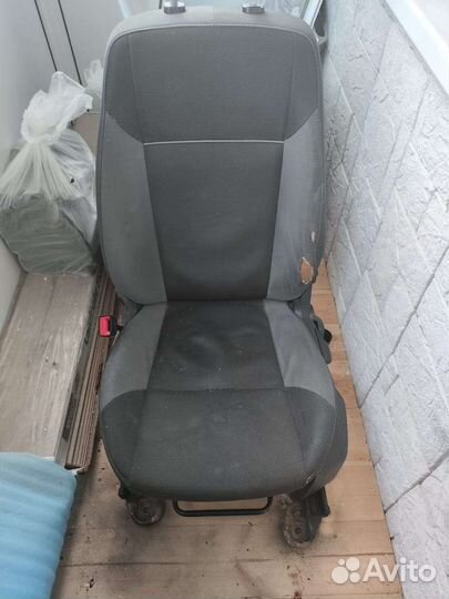 Автомобильное кресло