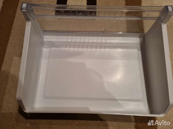 Ящик верхний. морозильник Бош холодильник