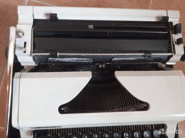 Печатная машинка Erika