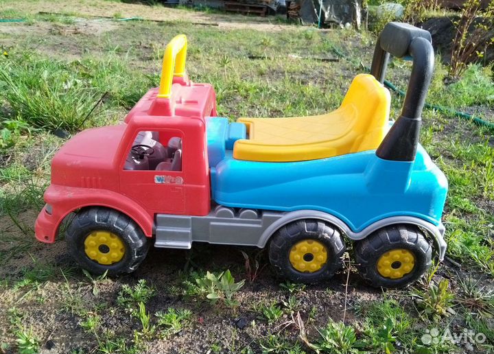 Машинка-каталка