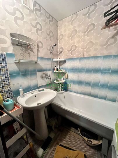 2-к. квартира, 44 м², 1/9 эт.