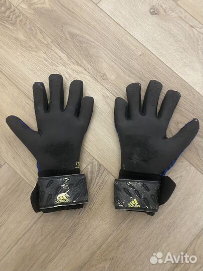 Вратарские перчатки adidas predator