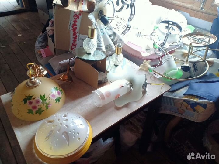 Люстры, светильники и пр