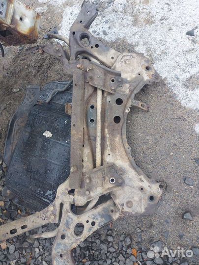 Подрамник Toyota Corolla E150