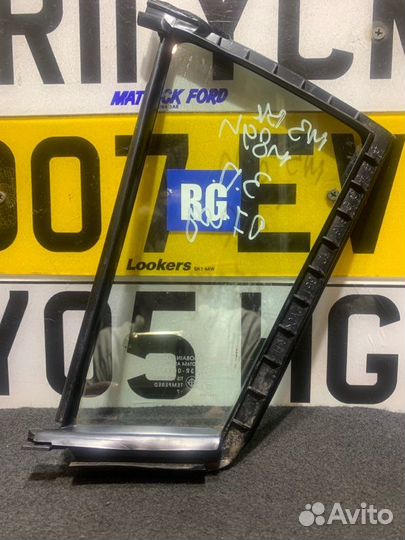 Стекло глухое заднее правое Mazda 3 Bk седан 1.6