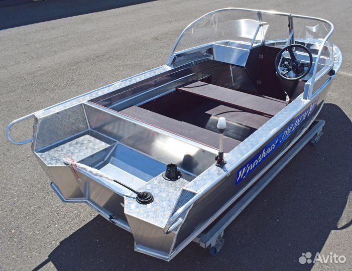 Новая моторная лодка Wyatboat 390 DCM нерегистрат