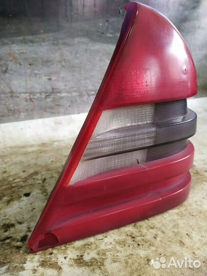Фонари задние Mercedes W202