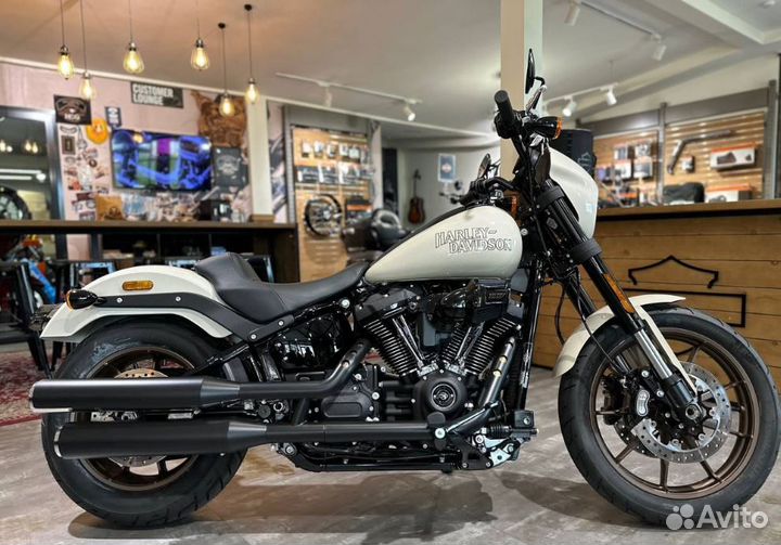 Low Rider S 117 2023 White Sand Pearl