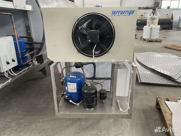 Охладитель молока 2000л