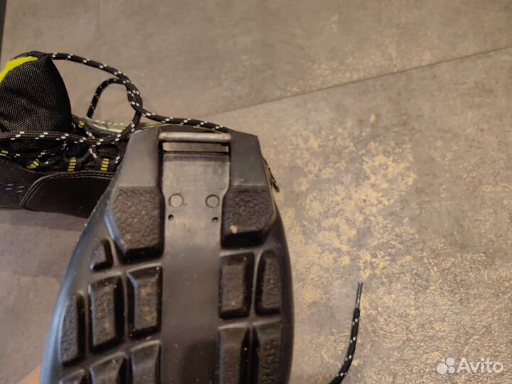 Лыжные ботинки размер 40