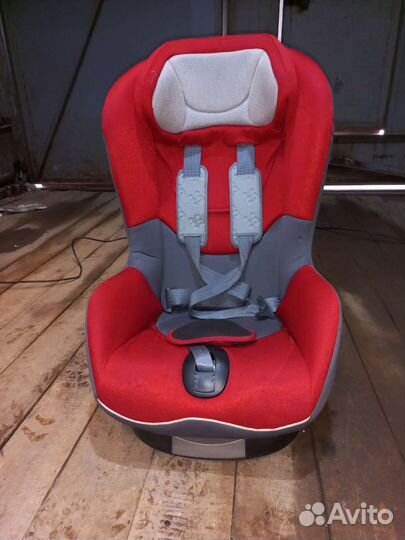 Кресло детское автомобильное Chicco 9-18 kg