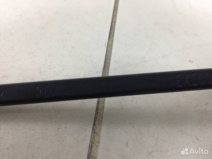 Поводок стеклоочистителя передний правый Volkswage