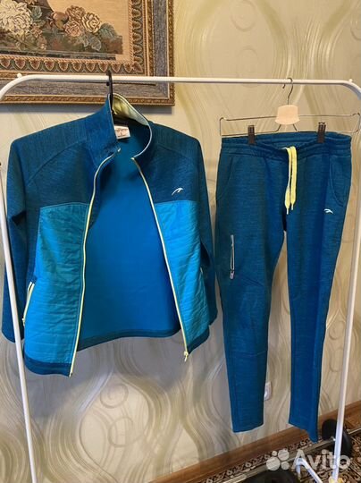 Костюм спортивный