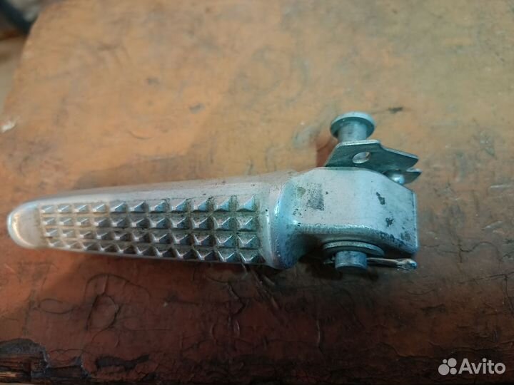 Пассажирская подножка Honda NC700 правая