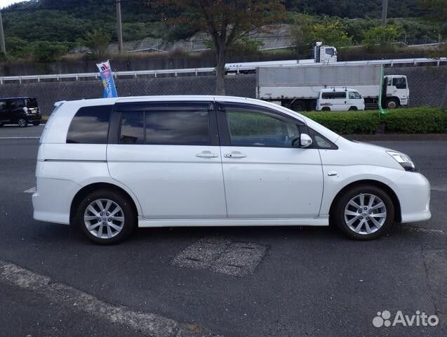 Toyota Isis 1.8 CVT, 2014, 97 000 км