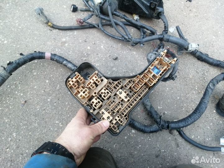 Проводка моторного отсека Toyota Mark 2 110