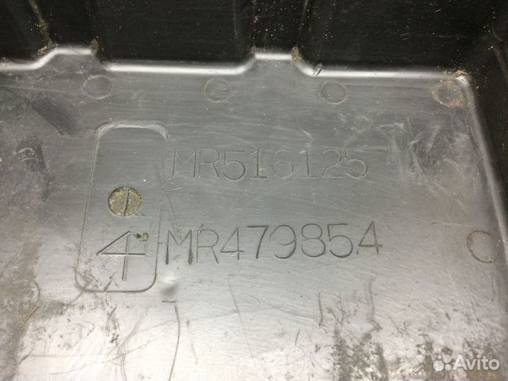 Крепление акб (корпус/подставка) Mitsubishi