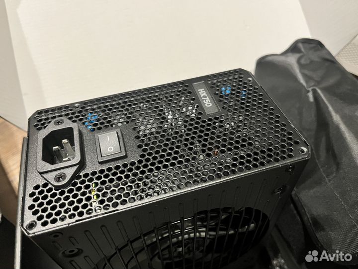 Блок питания Corsair HX750