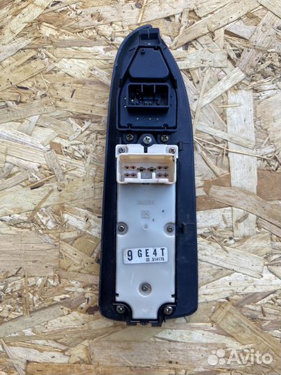 Блок управления стеклоподъемниками Mazda 626