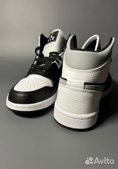 Кроссовки Nike Air Jordan 1 Black & White Люкс
