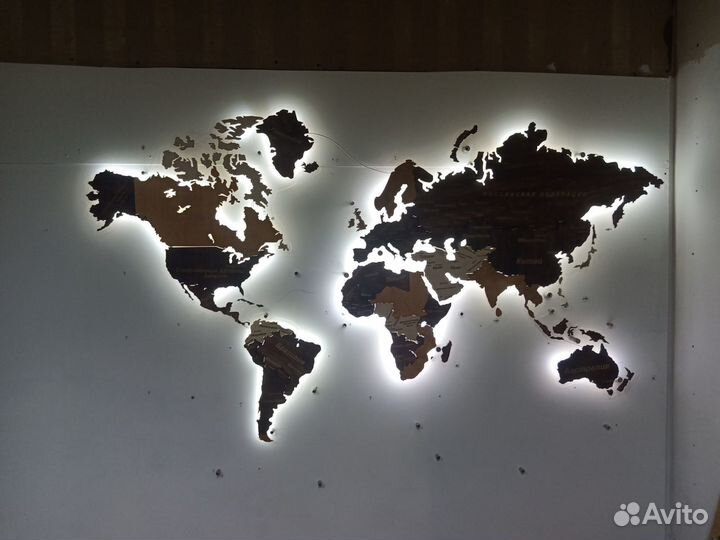 Деревянная карта мира
