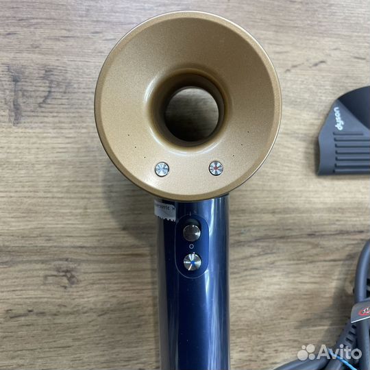 Фен Dyson Supersonic HD15