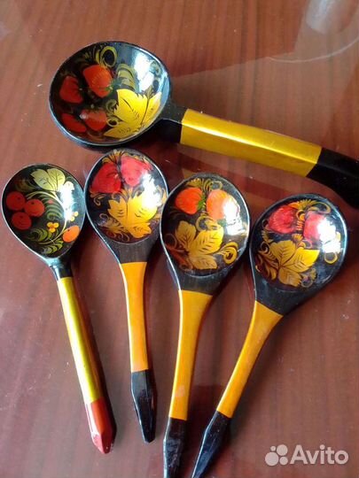 Бокалы, чайник, ложки деревянные