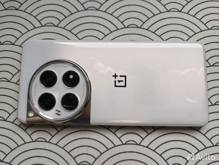 OnePlus 12, 12/256 ГБ