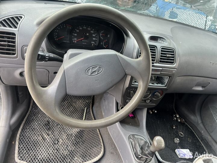 Hyundai accent в разборе